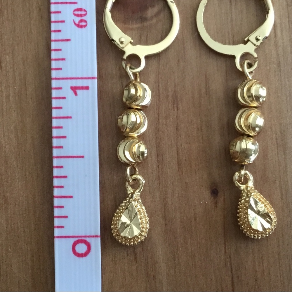 Beautiful gold plated earrings